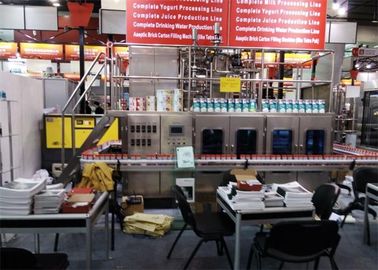 الصين آلة تغليف المشروبات الأوتوماتيكية ، آلة ملء علبة الكرتون المعقمة المزود